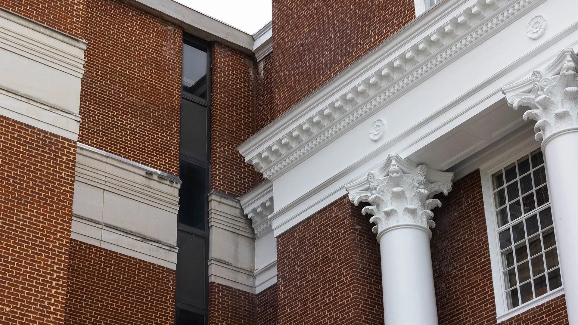 Front entrance of Mckeldin library showing molding