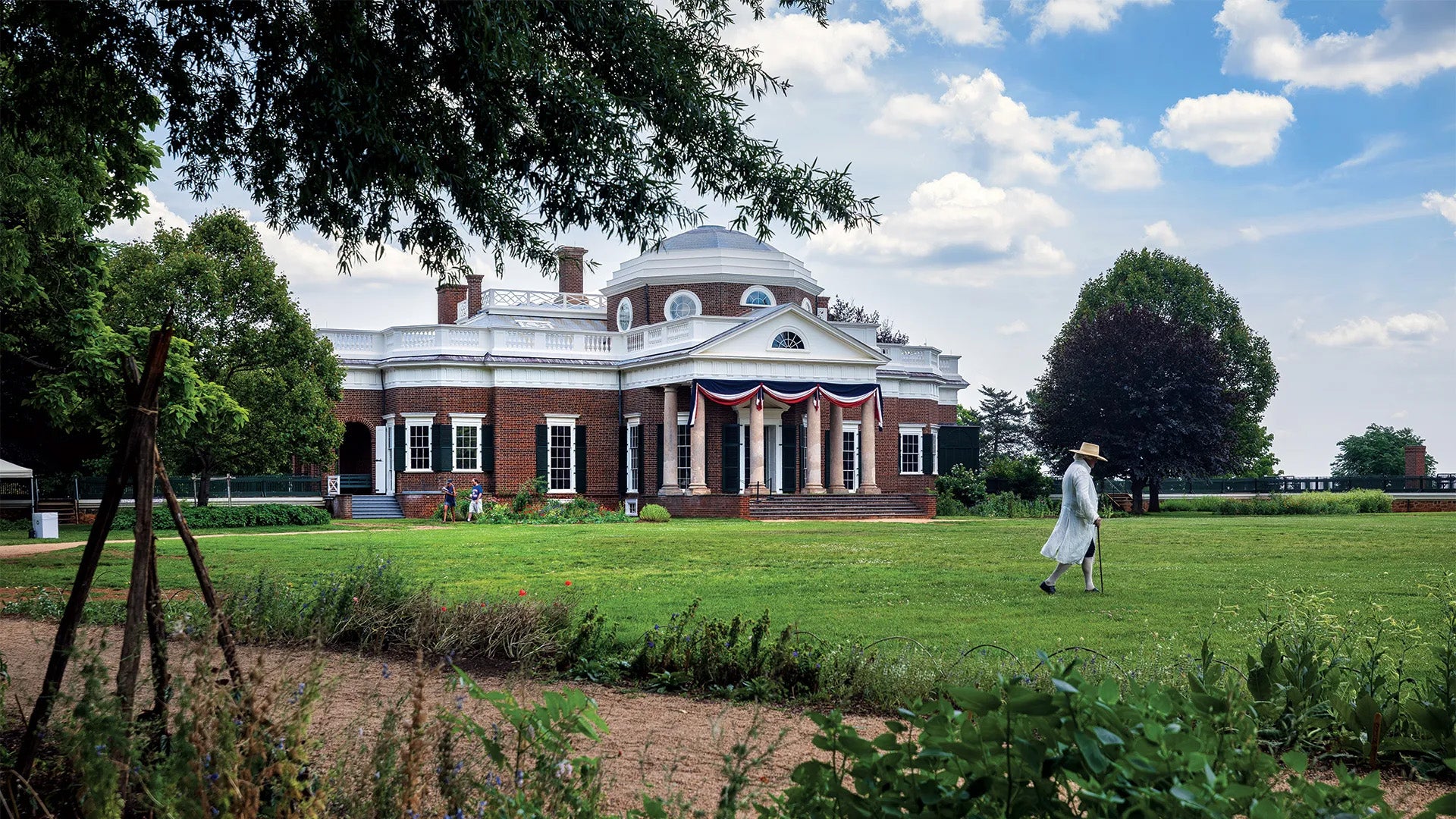 A reenactor walking at Monticello