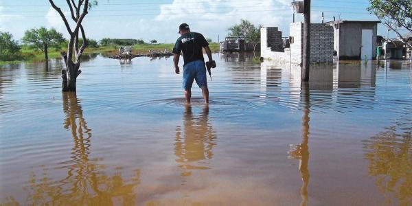 RAPIDO, man in water