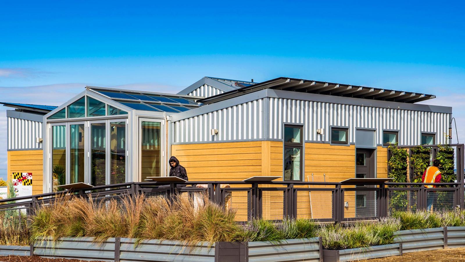 Adaptive Roofing Technologies: Enhancing Resilience and Efficiency Adaptive Roofing Technologies: Enhancing Resilience and Efficiency