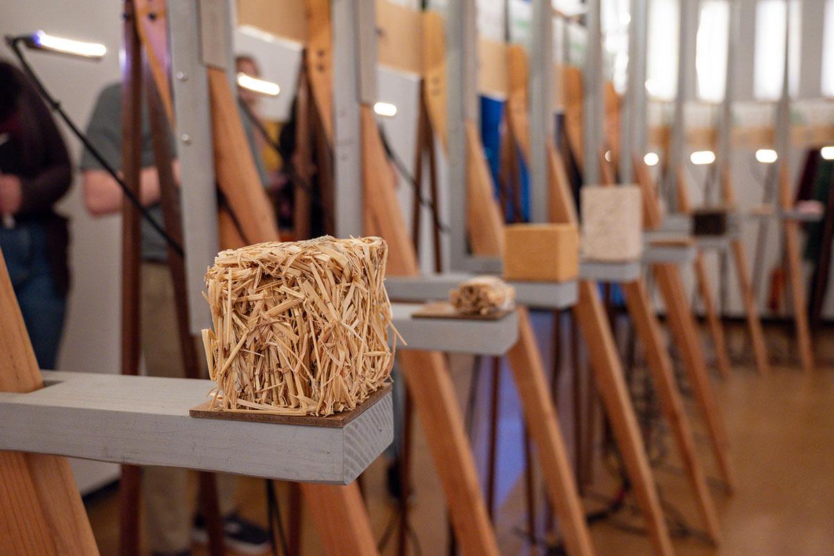Cubes made from wooden and straw materials