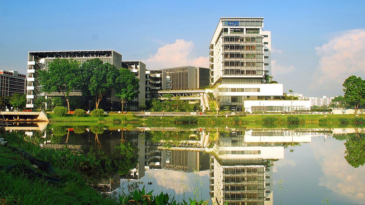Reflection of the Khoo Teck Puat Hospital in Singapore