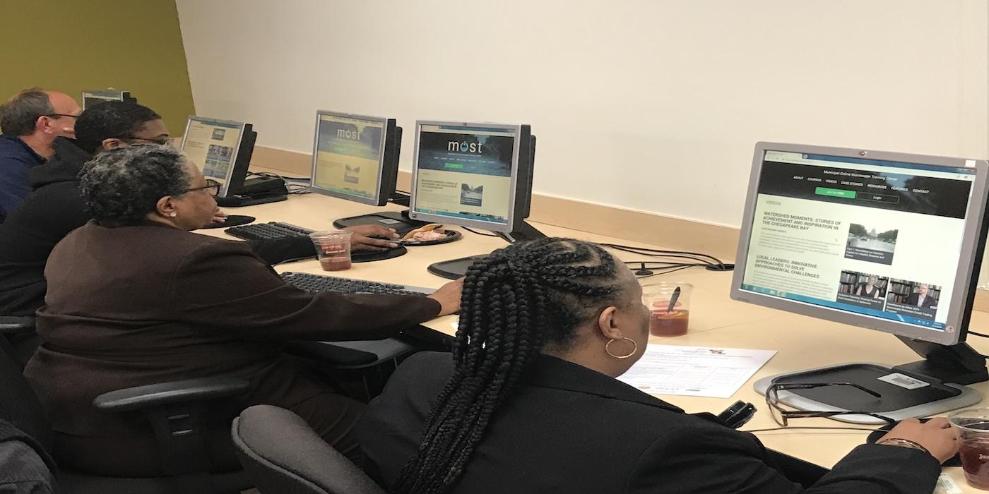 MBM1, People at computer screens