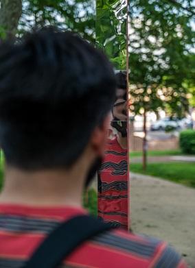 Close up photo of the back of someones head 