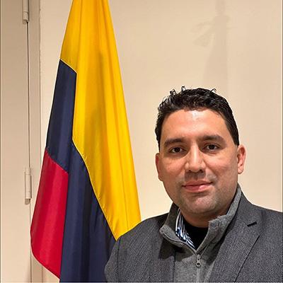Portrait of Roy Barreras